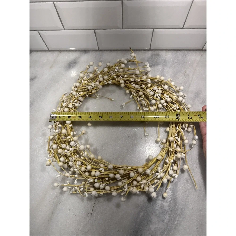 Artificial White Berry Wreath With Natural Twig Base O L A005‎